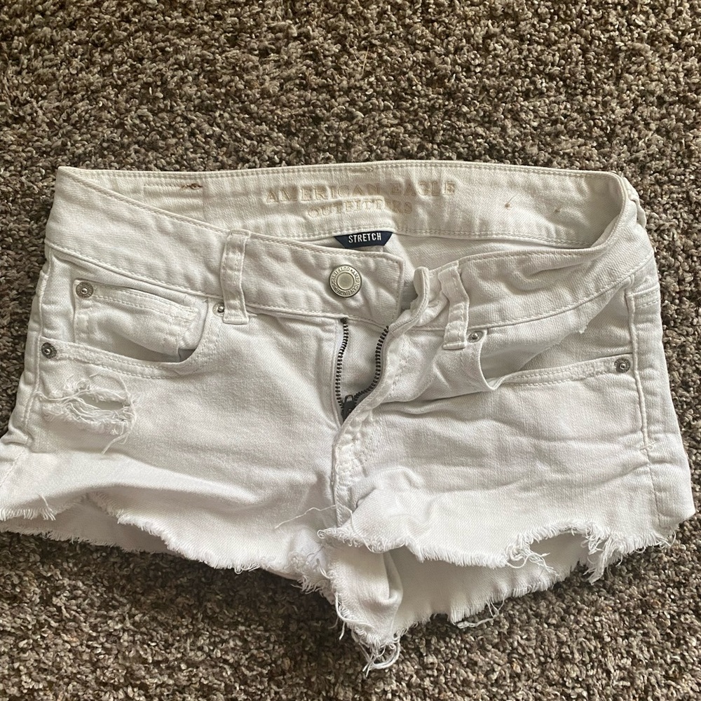 American Eagle White shorts!